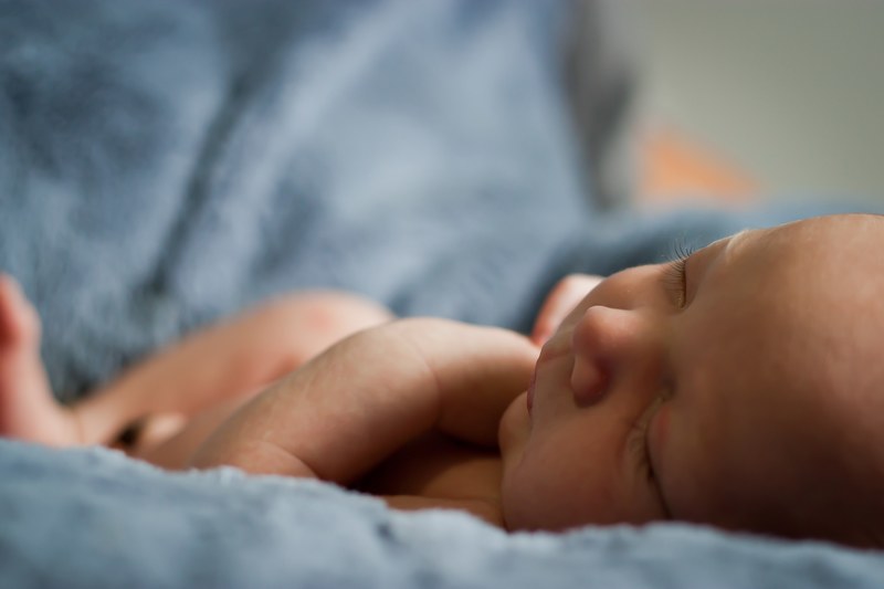 newborn baby 4k
