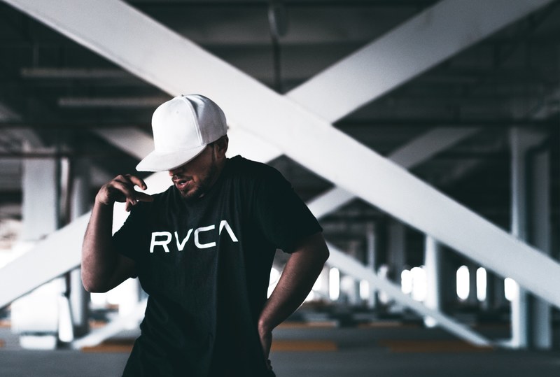 a man with a black shirt and white hat, _black shirt white hat man 4k