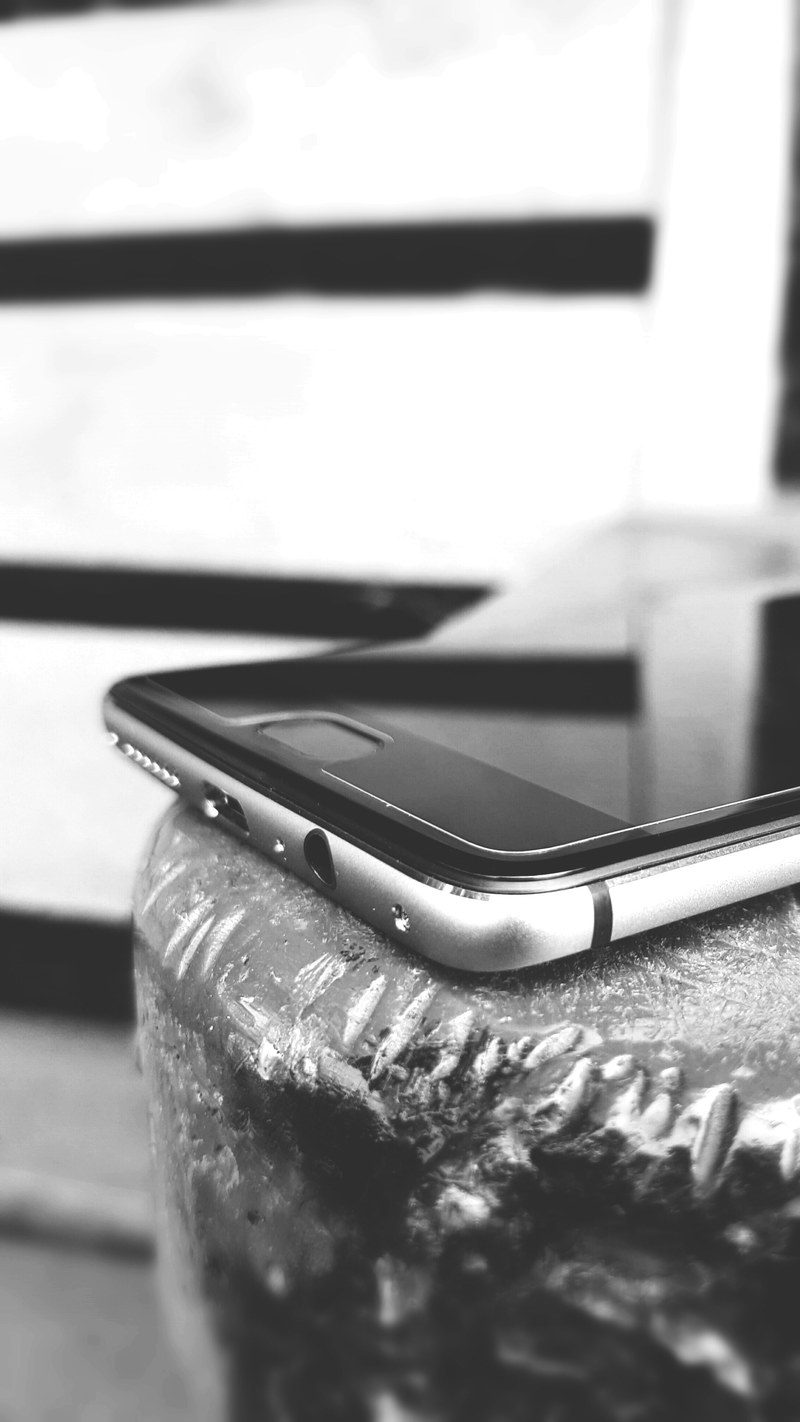 a black iphone, _black iphone 4k
