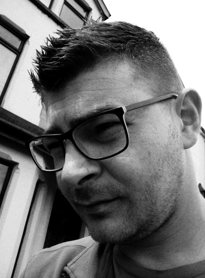 a man with glasses, _man wearing glasses 4k
