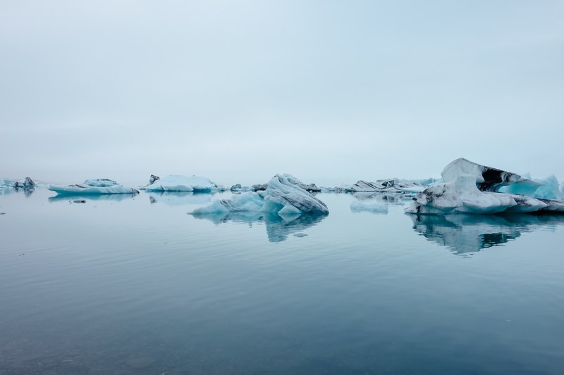 floating icebergs at jkulsrln iceland 4k