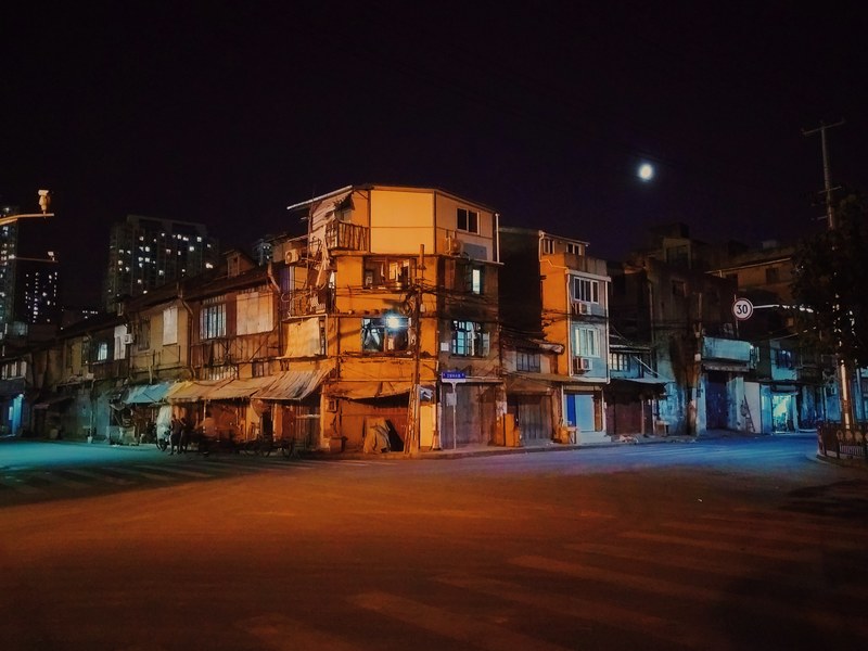 street corner night street light and building 4k