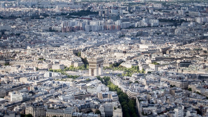 larc de triomphe et ses alentours 4k