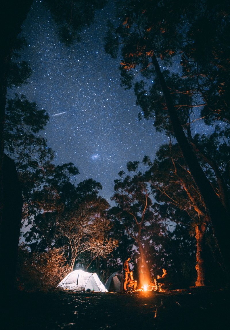 shooting stars and dwarf galaxies 4k