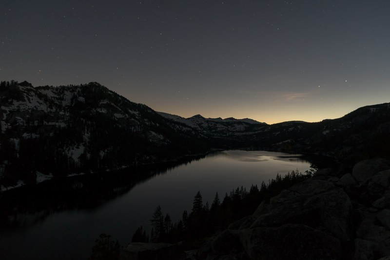 the echo lake in the dusk surrounded by trees and a mountain covered in snow, echo lake at dusk 4k