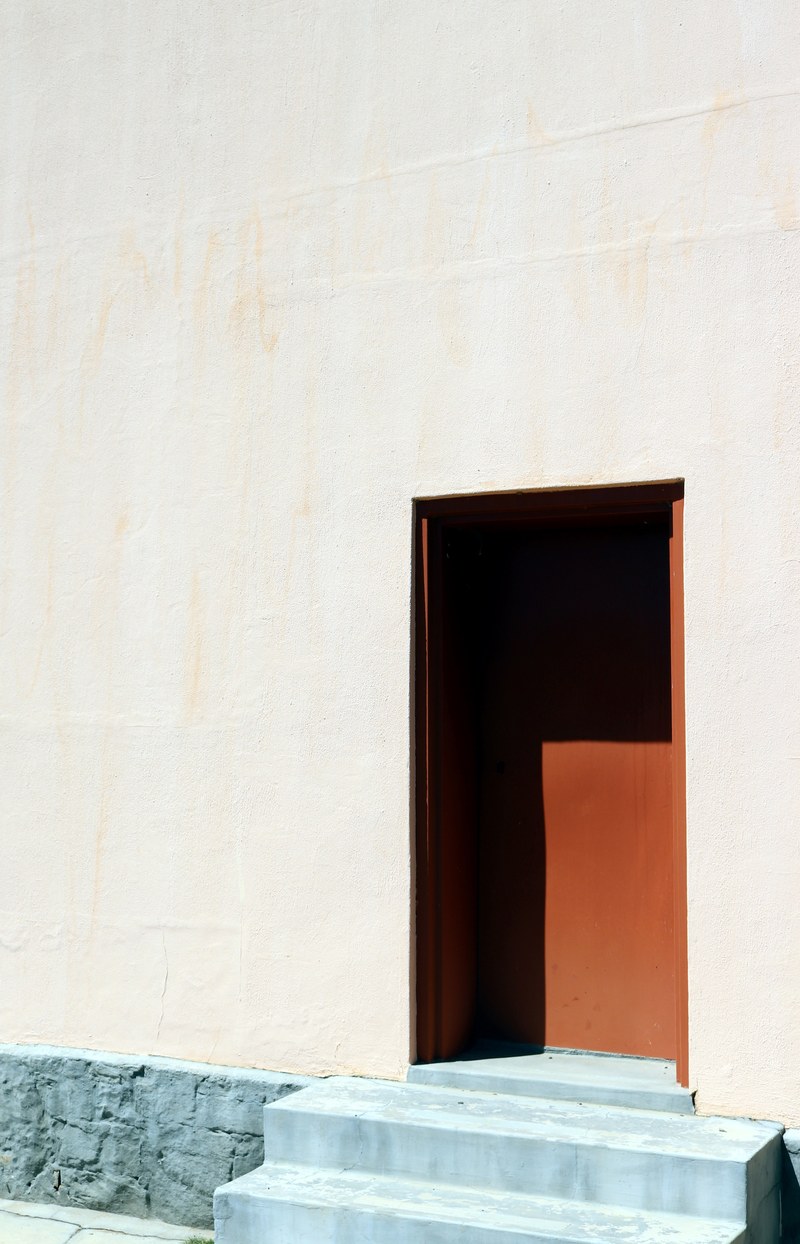 the side door_ 4k