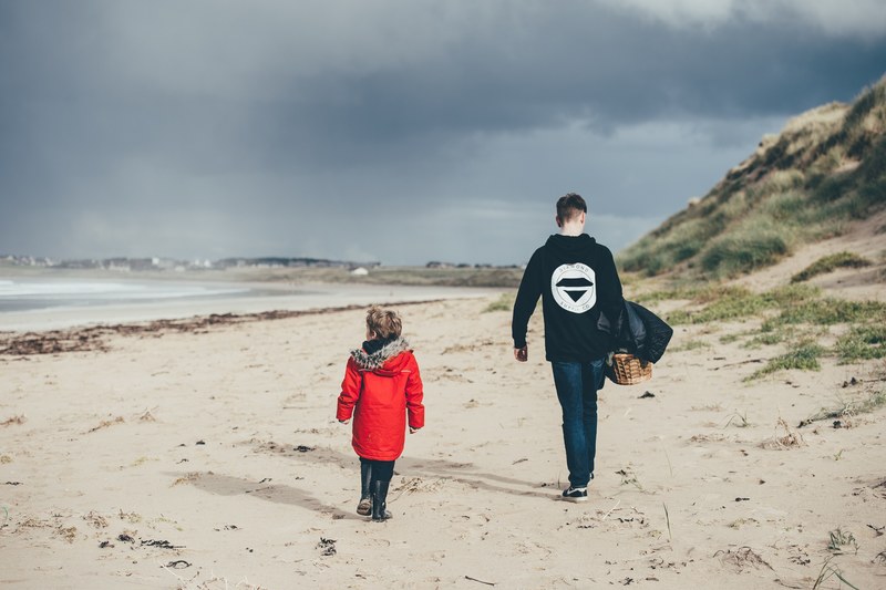 siblings beach teenager and boy 4k