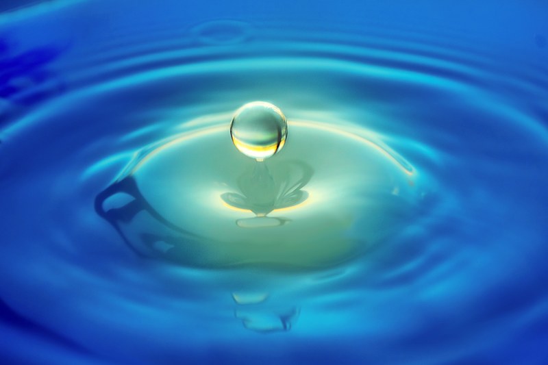water droplet drop and splash 4k