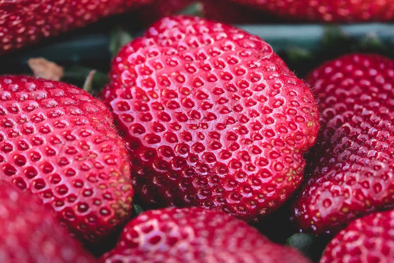 vitamin fruit strawberry and berry 4k