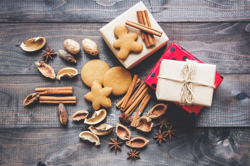 cookies biscuits box and string 4k
