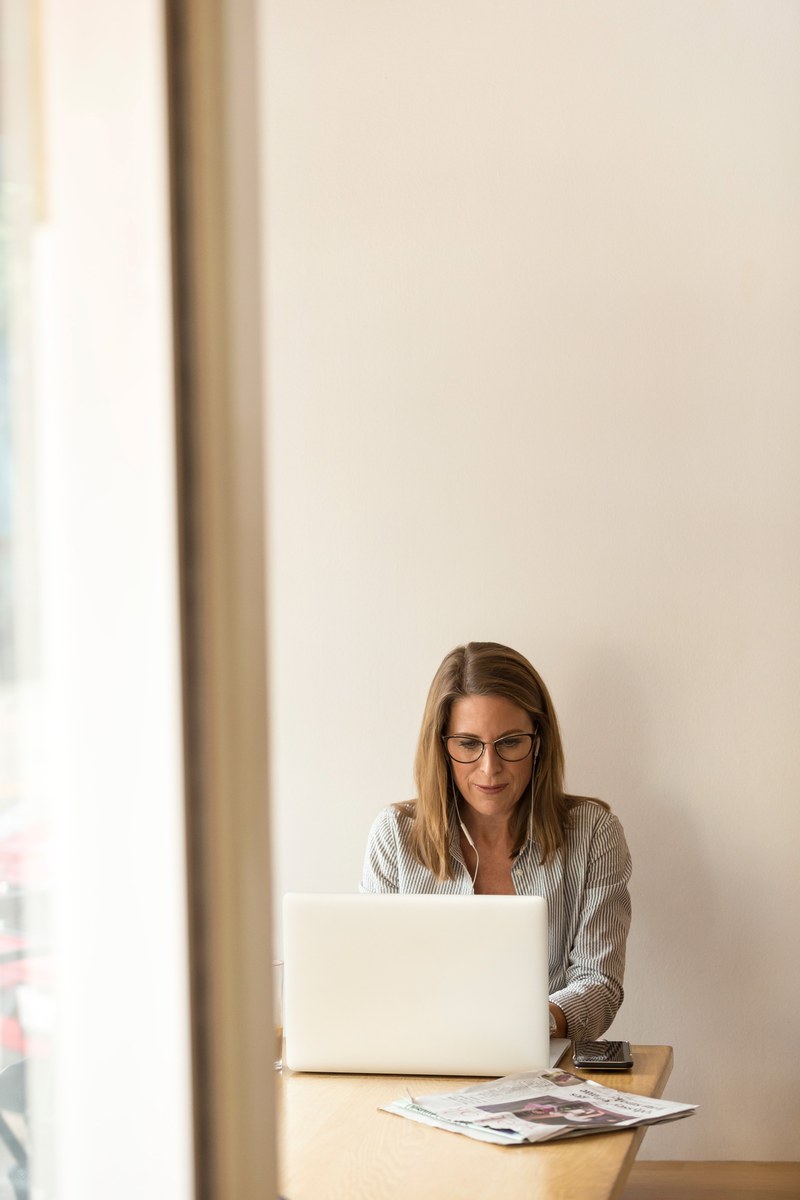 woman woman at work working and work hd, 4k