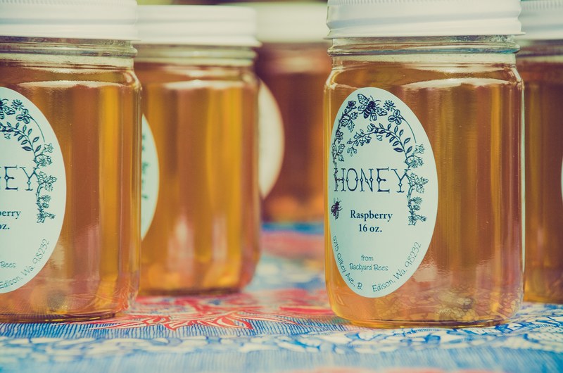 jars of local honey with decorative labels, bellingham farmers market 1 4k