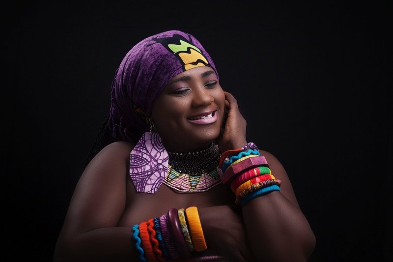woman fashion portrait and jewelry 4k