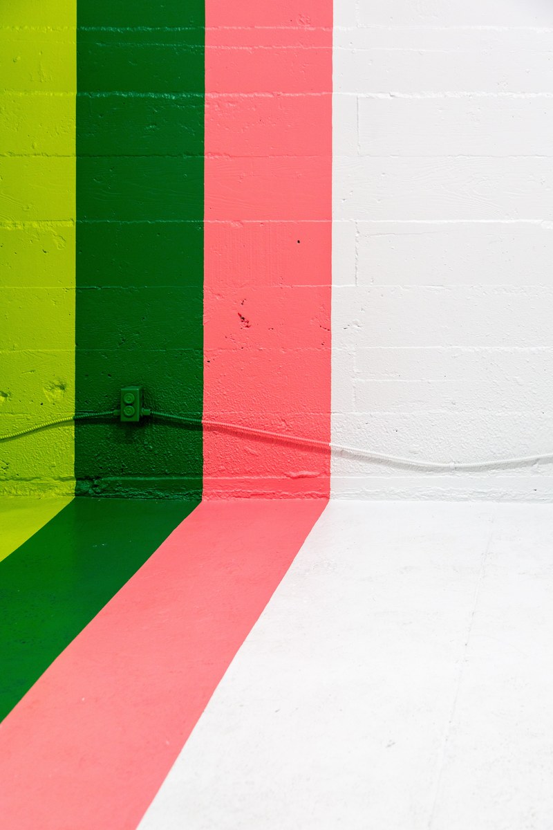 green and pink floor and wall paint, _green pink interior paint 4k