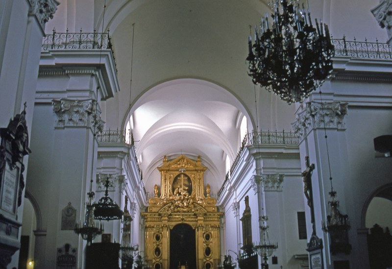 church of the holy cross warsaw 4k