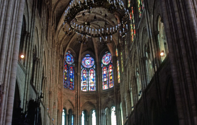 interior of notre dame de paris 4k