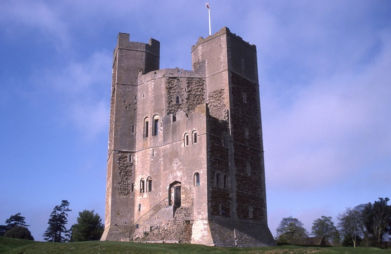 orford castle 4k