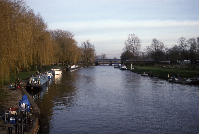 canal in ely 4k