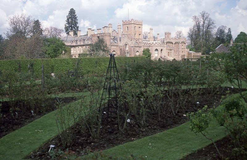 elton hall gardens 4k