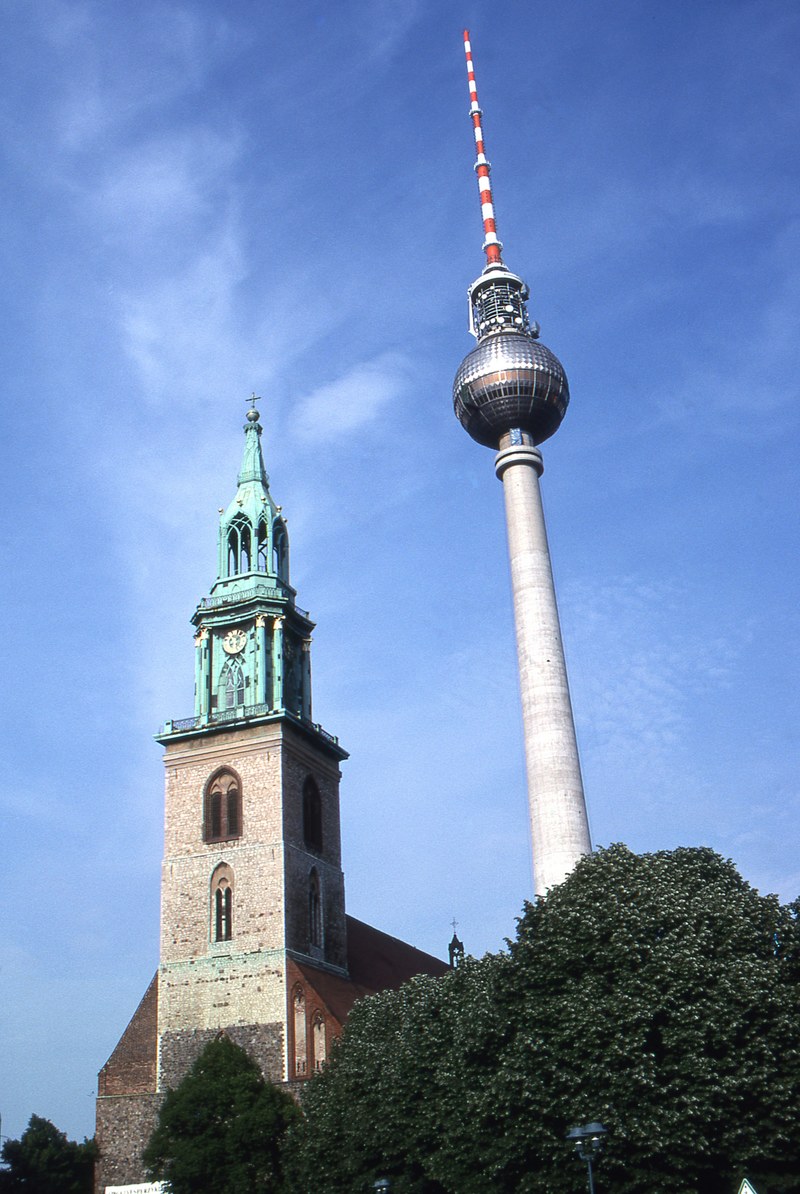 tv tower in berlin 4k