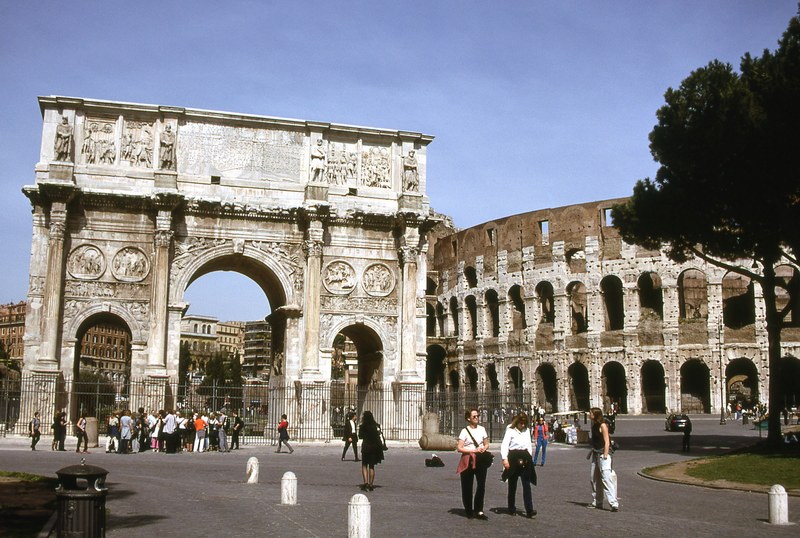 arch of constantine and colosseum rome 4k