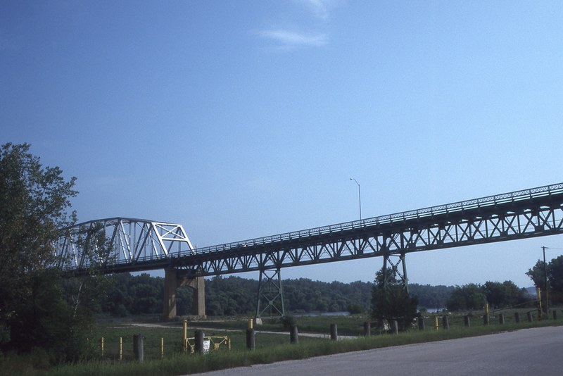 bridge on the missouri river bellevue nebraska 4k