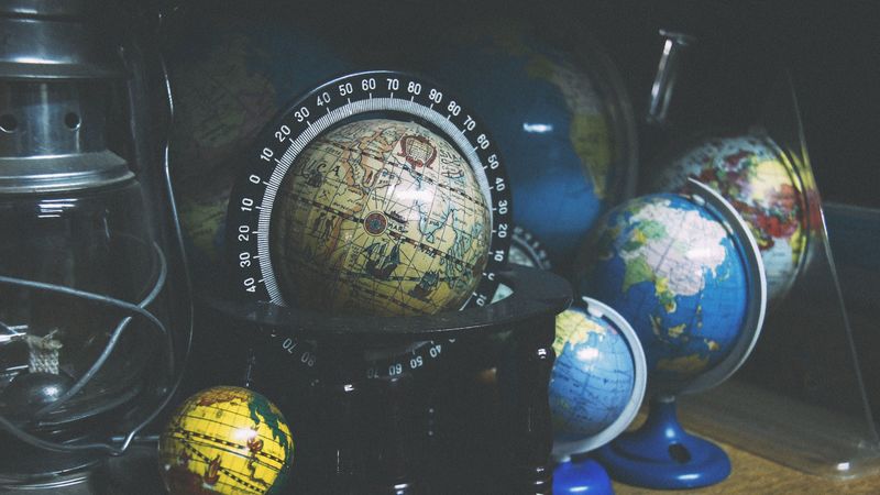 globes, geography, shelf, 4k