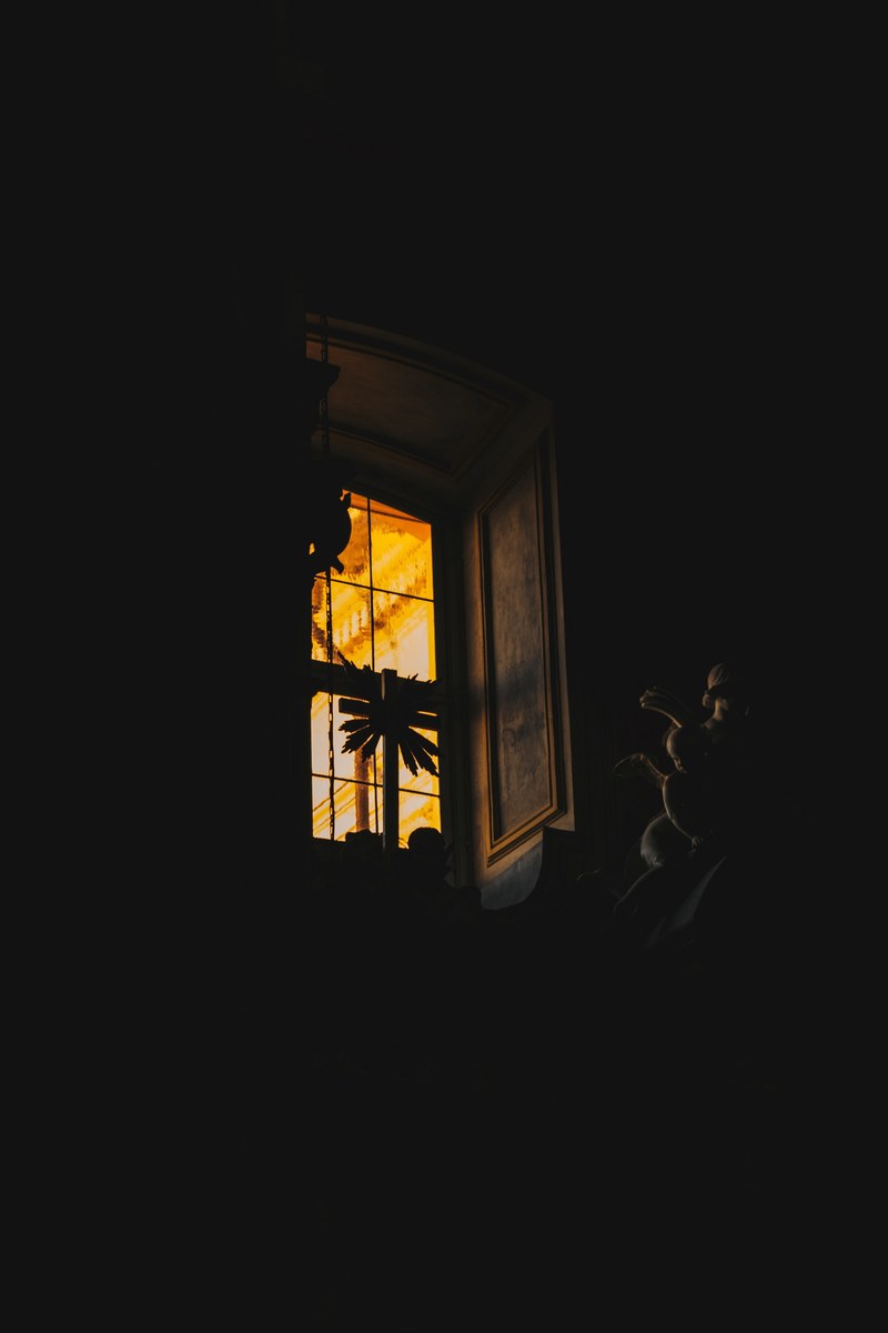 holy light 4k