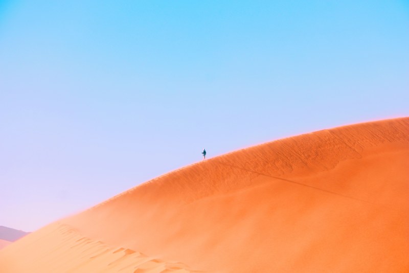 feeling small 4k