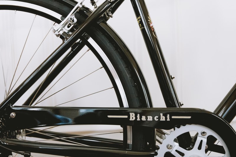 bike wheel cog chain and frame 4k