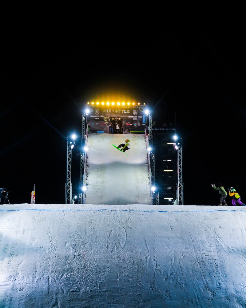 snowboard jump snow and spotlight hd, 4k