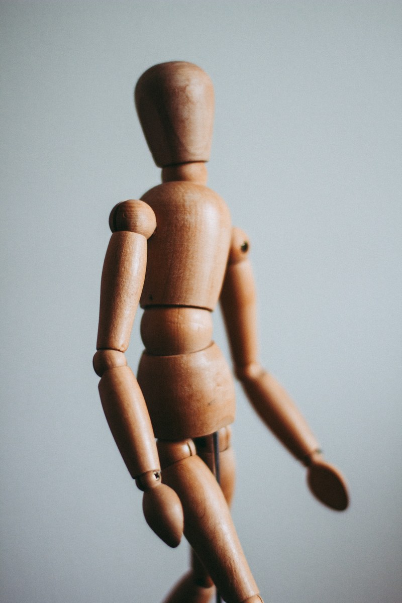 a wooden model of the human figure in cologne, wooden model doll 4k