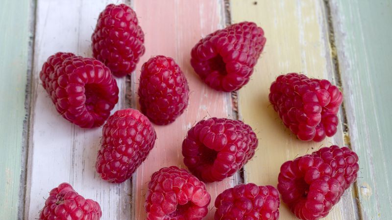 raspberry, berry, ripe, table, 4k