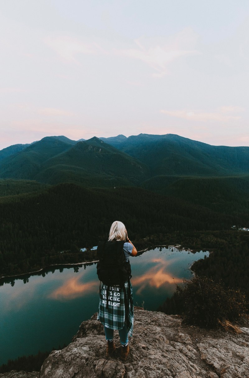 sunset at rattlesnake lake 4k