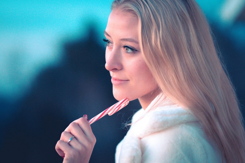 woman female candy cane and blonde 4k