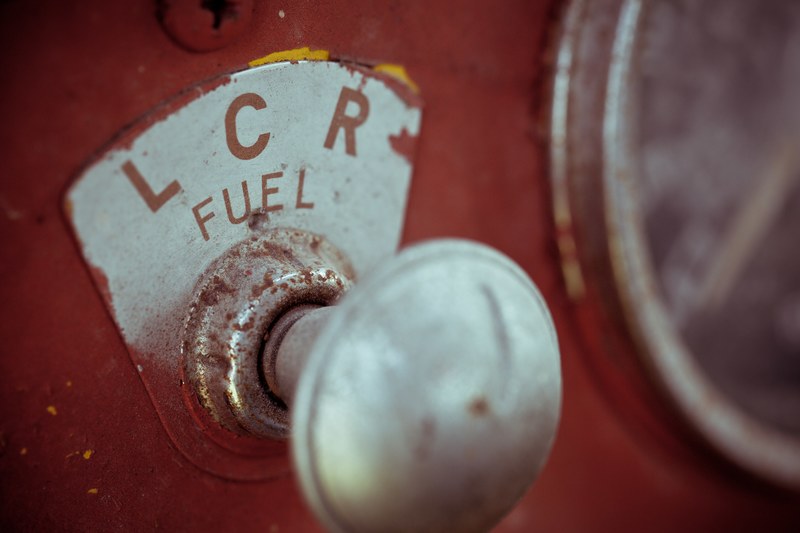 fuel handle vintage and mechanic 4k