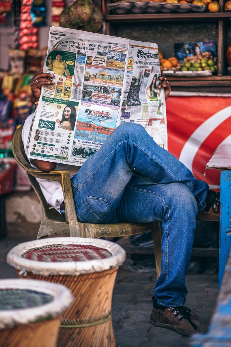 reading the news 4k