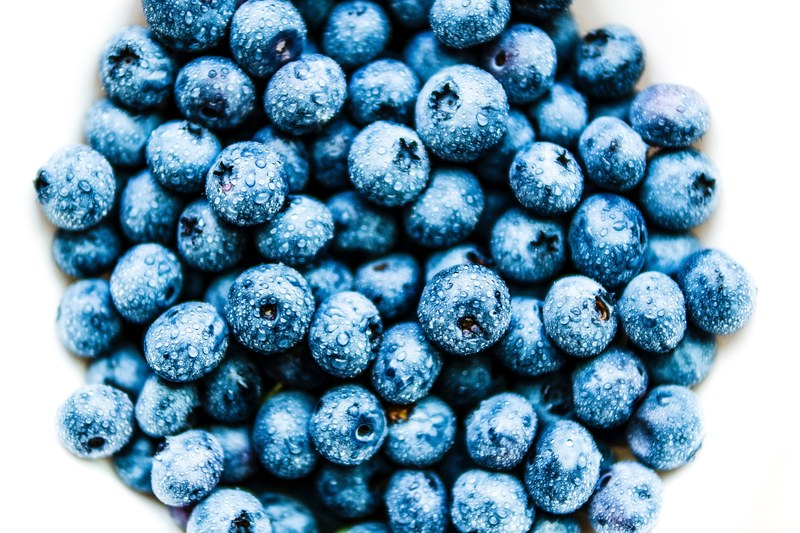 bowl of freshly washed blueberries ready to eat, blueberry 4k