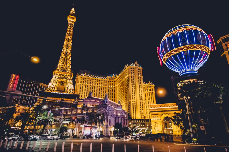 new york new york eiffel tower nightlife and neon 4k