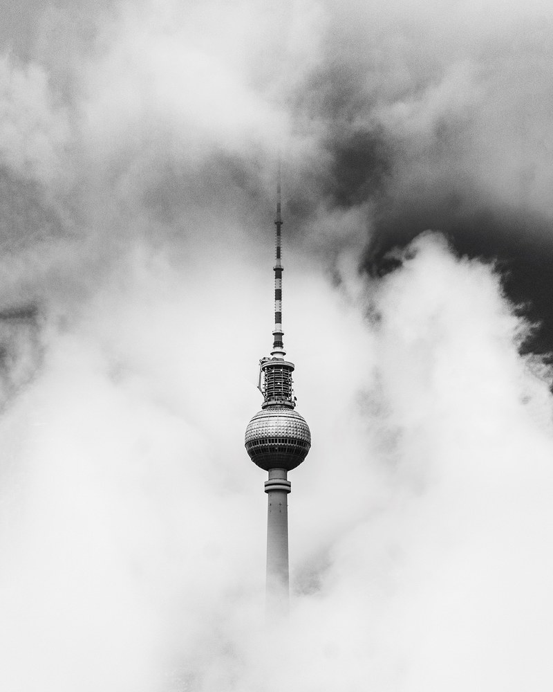 foggy berlin 4k