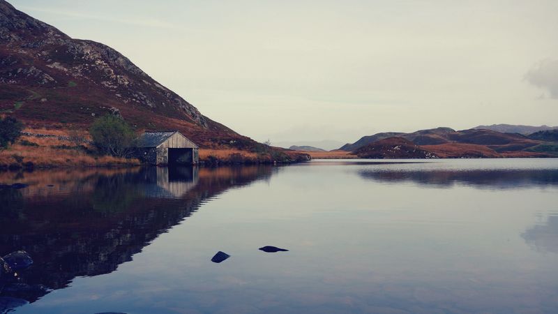 lake, building, mountains, reflection, 4k