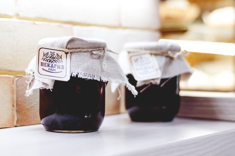 jars of homemade jelly and fruit preserves, homemade jams 4k
