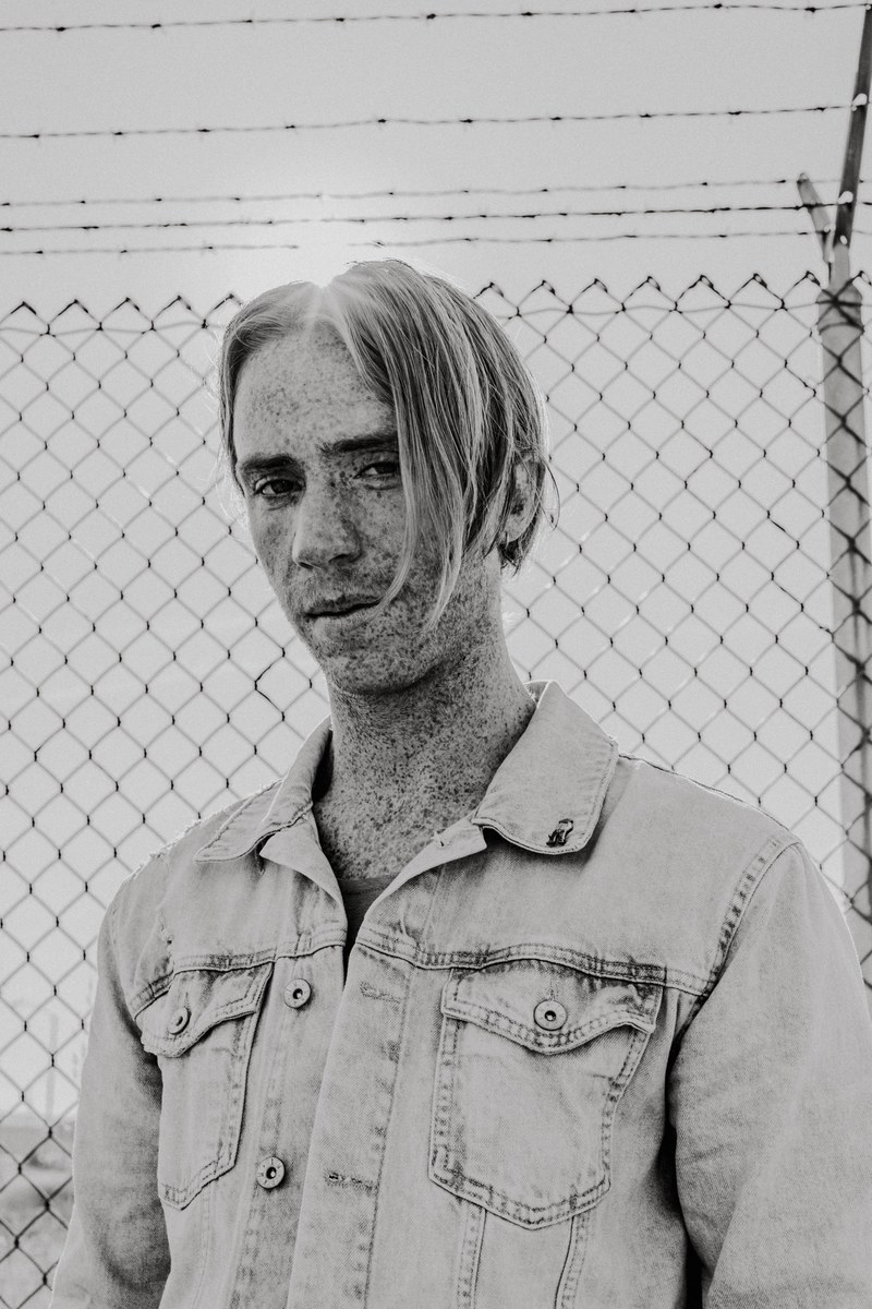 man male freckles and fence hd, 4k