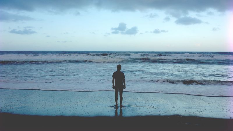 ocean, man, shore, beach, waves, 4k