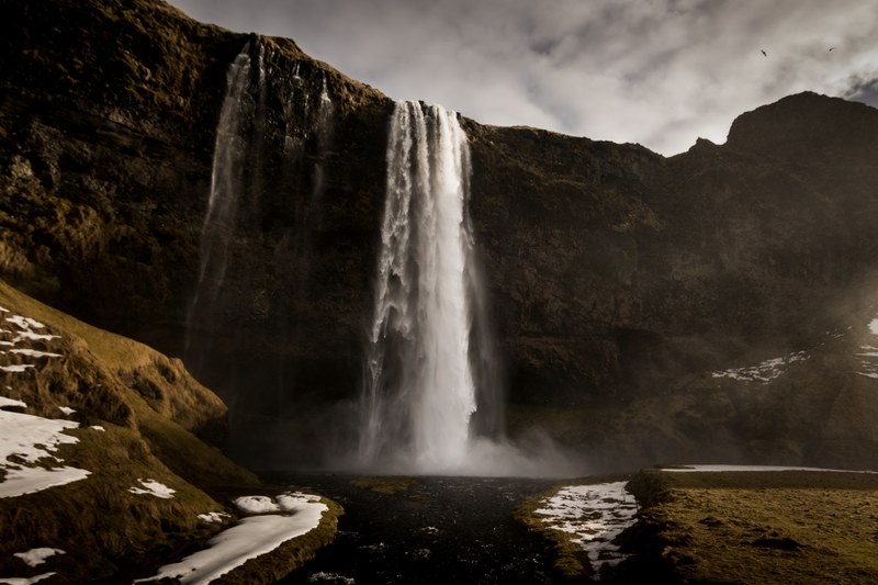 serenity at seljalandsfoss 4k
