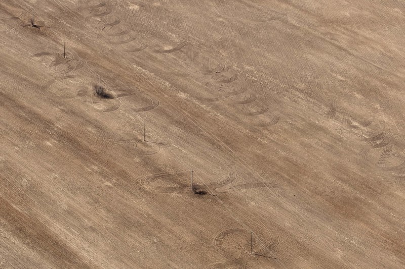 field texture tan and brown 4k