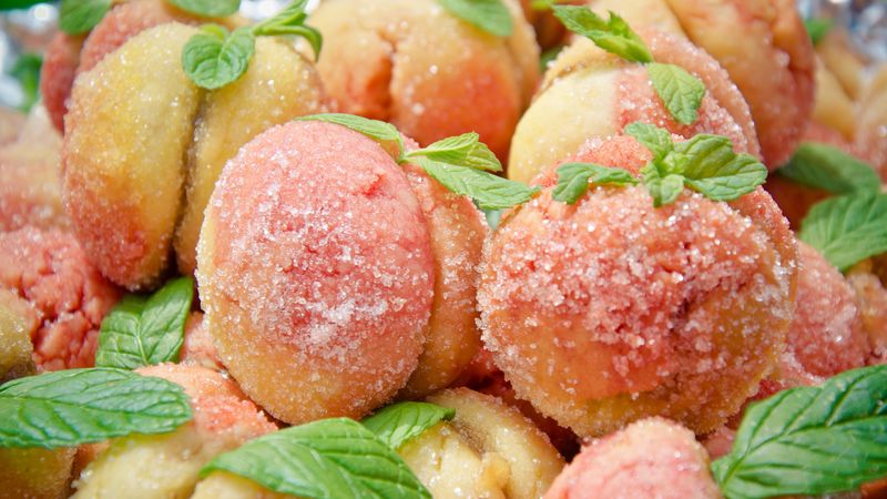 peach, marzipan, praline, 4k