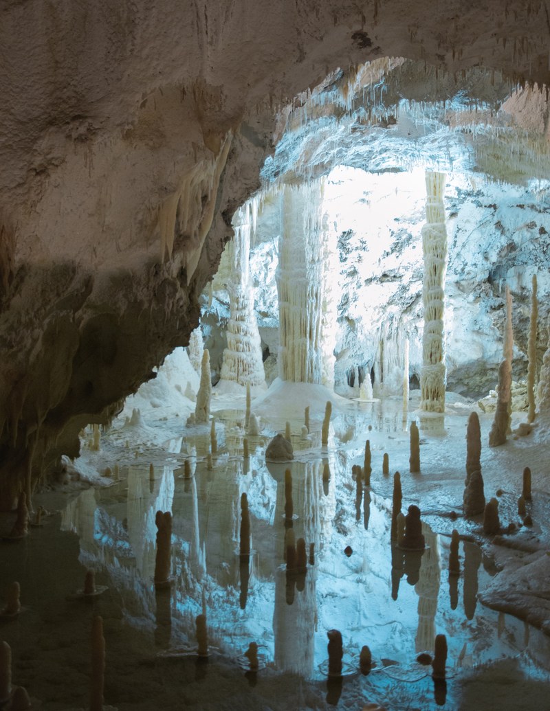deep in the thousands years old cave 4k