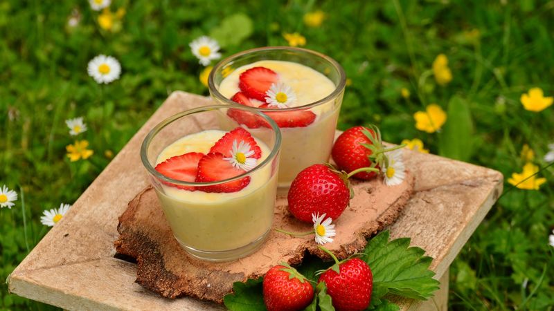 strawberries, yogurt, berries, flowers, 4k