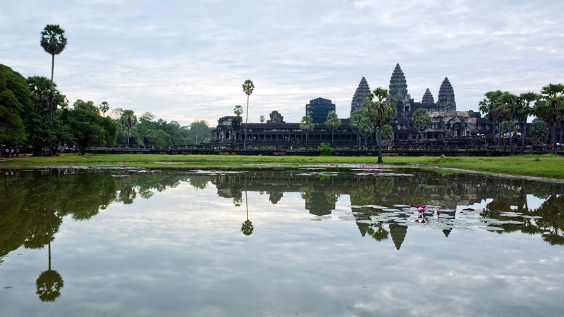 sunrise at angkor 4k